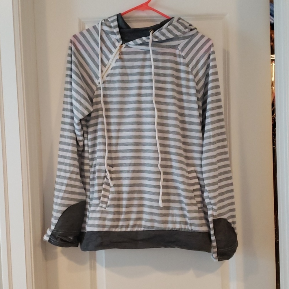 Striped Hoodie with zipper detail